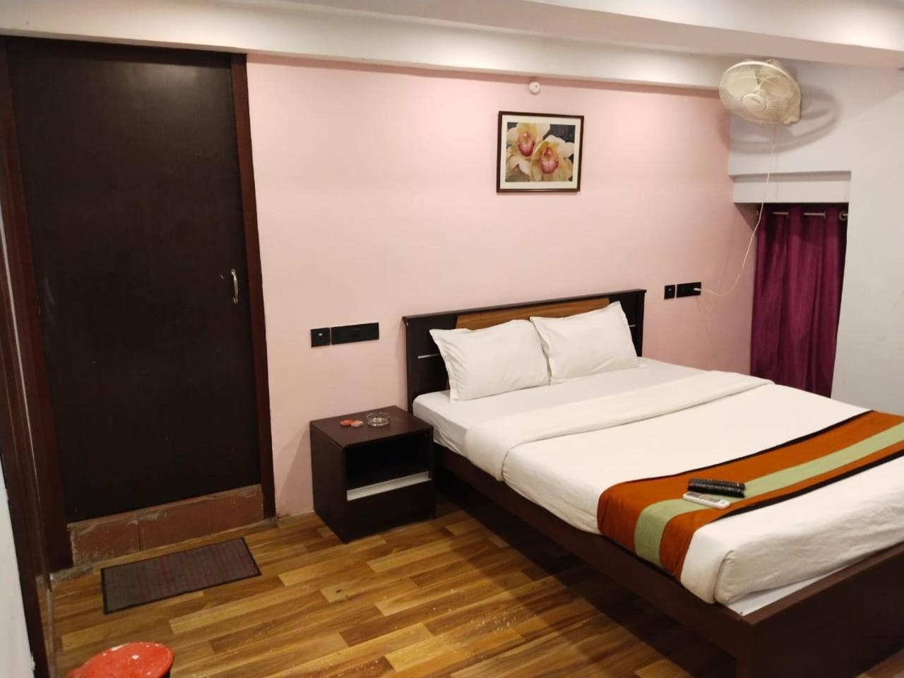 Hotel Ucs Calcutta Eksteriør billede